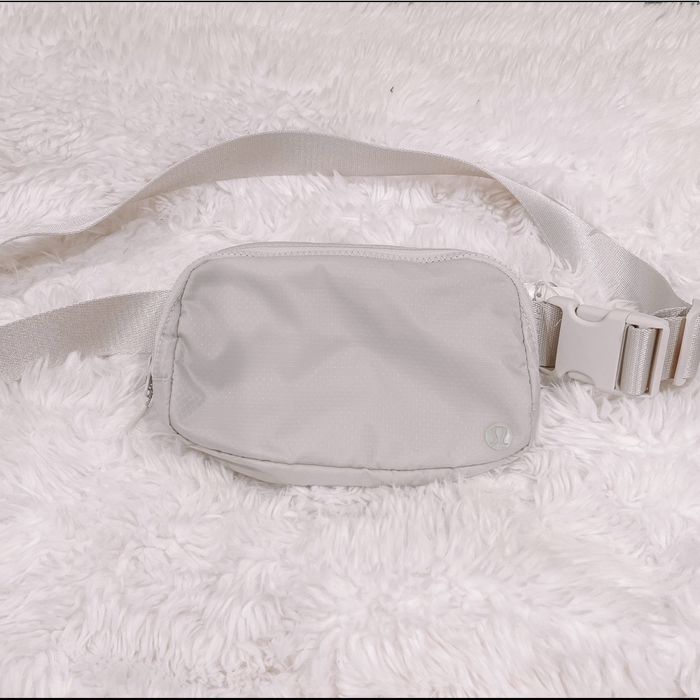 Lululemon white Opal everywhere belt bag